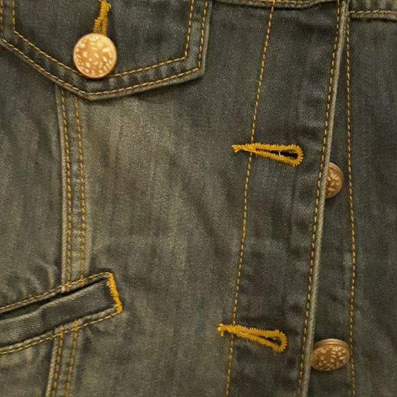 Cabi jean jacket with removable lace trim - Picture 4 of 4